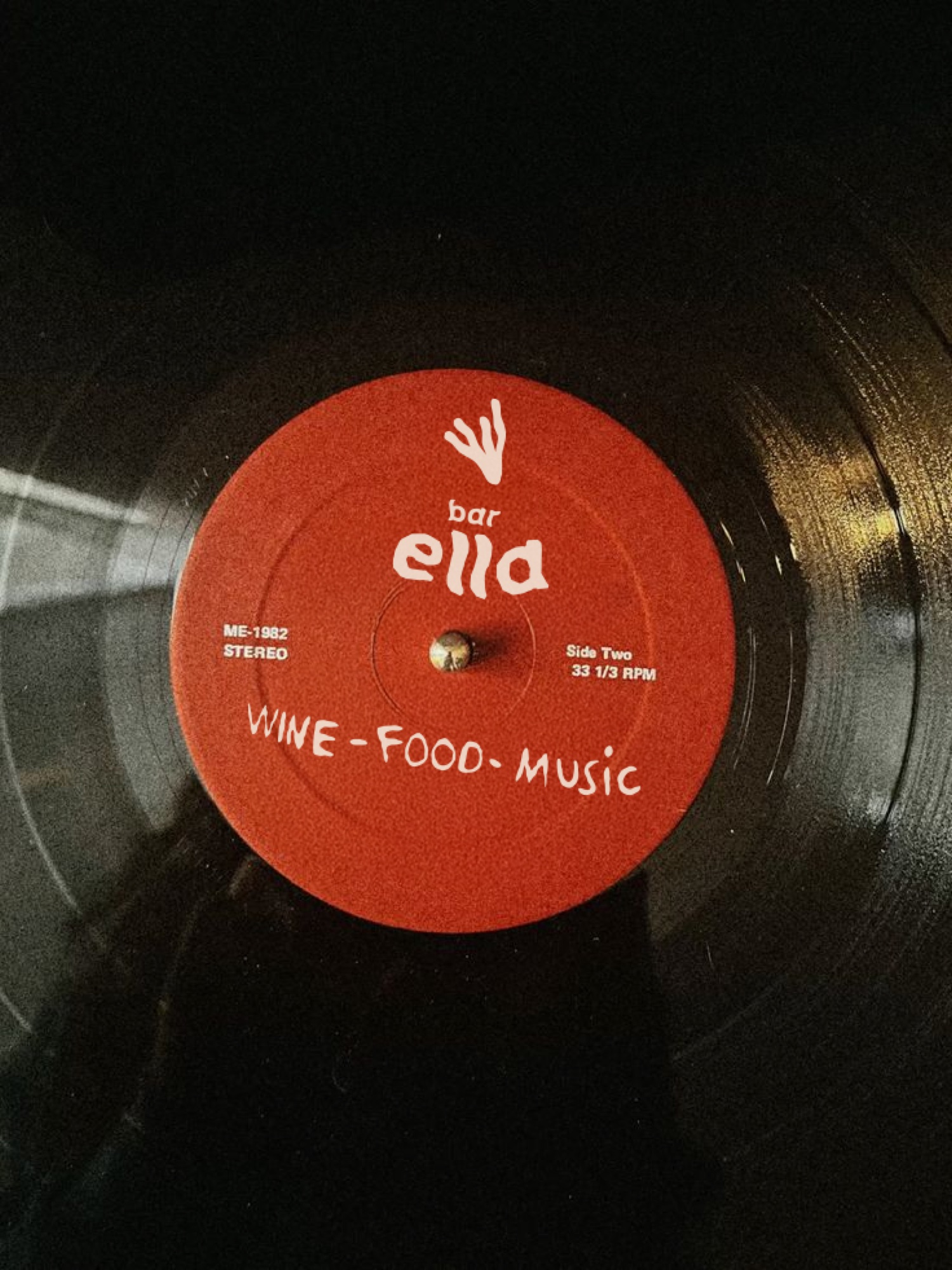 Bar Ella, Noordwijk, vinyl-label door Studio Zulo