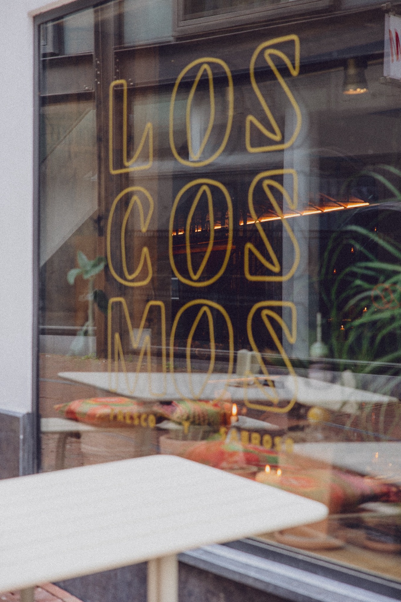 Los Cosmos, Leiden, huisstijl door Studio Zulo